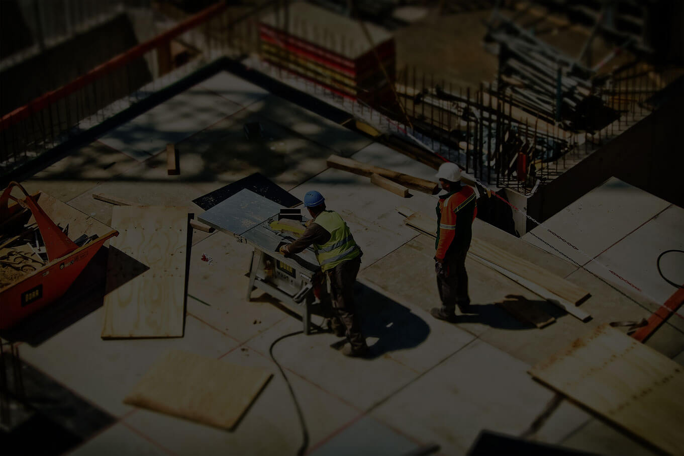 Reunión de personas con un tablero scrum