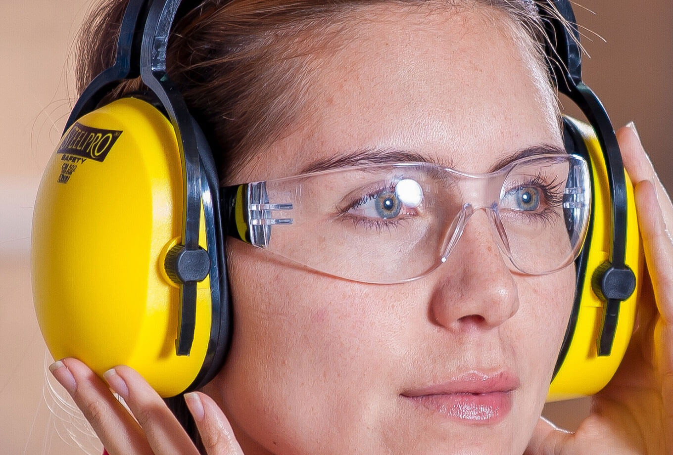 Fotografía a color equipo de protección auditiva